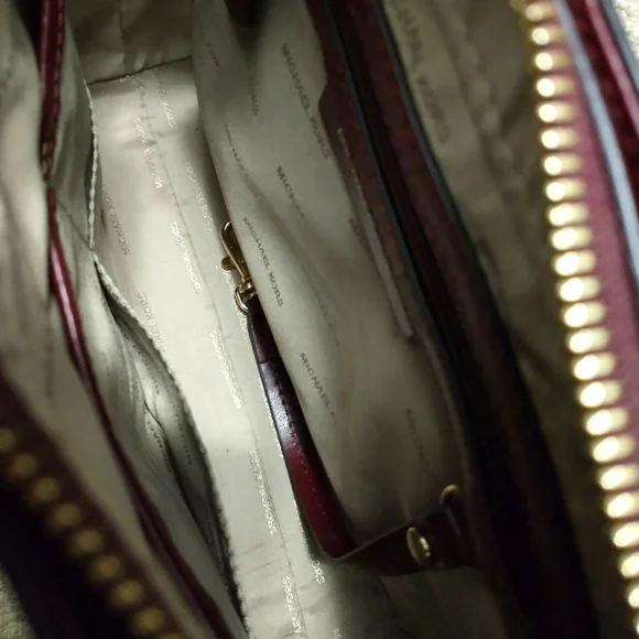 Michael Kors Gloria Signature MK Printed Crossbody Bag - Picture 16 of 16